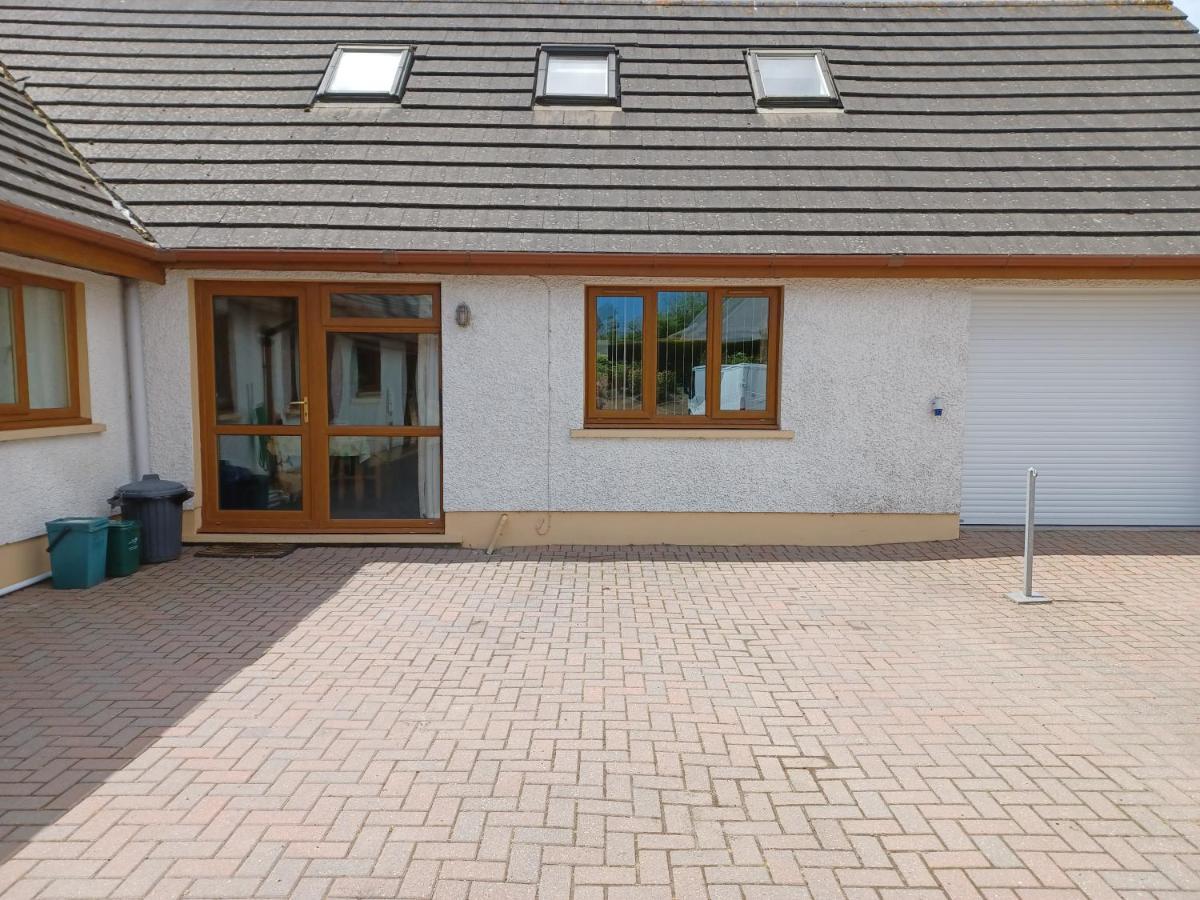 Dunroaming Cottage Pendine Exterior photo